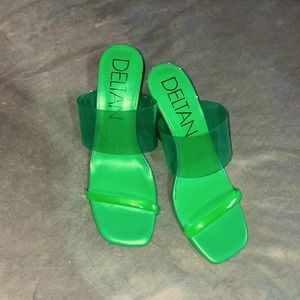 Dillards DELTAN green wedge heel sandals size 8